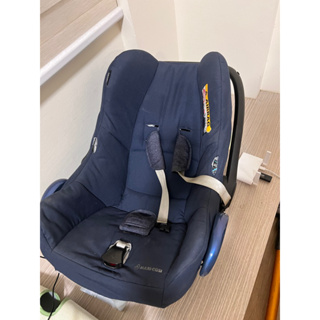 maxi cosi新生兒提籃（會附遮陽罩）也可以直接當安全座椅
