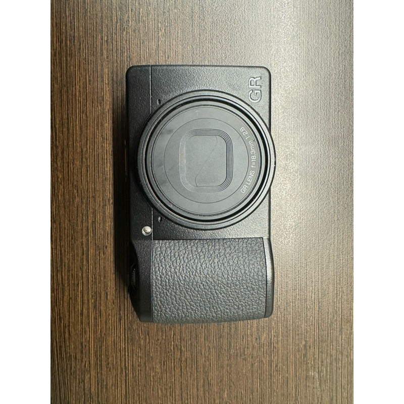 二手近全新 理光GR3 相機📷 公司貨10月購買 快門數200