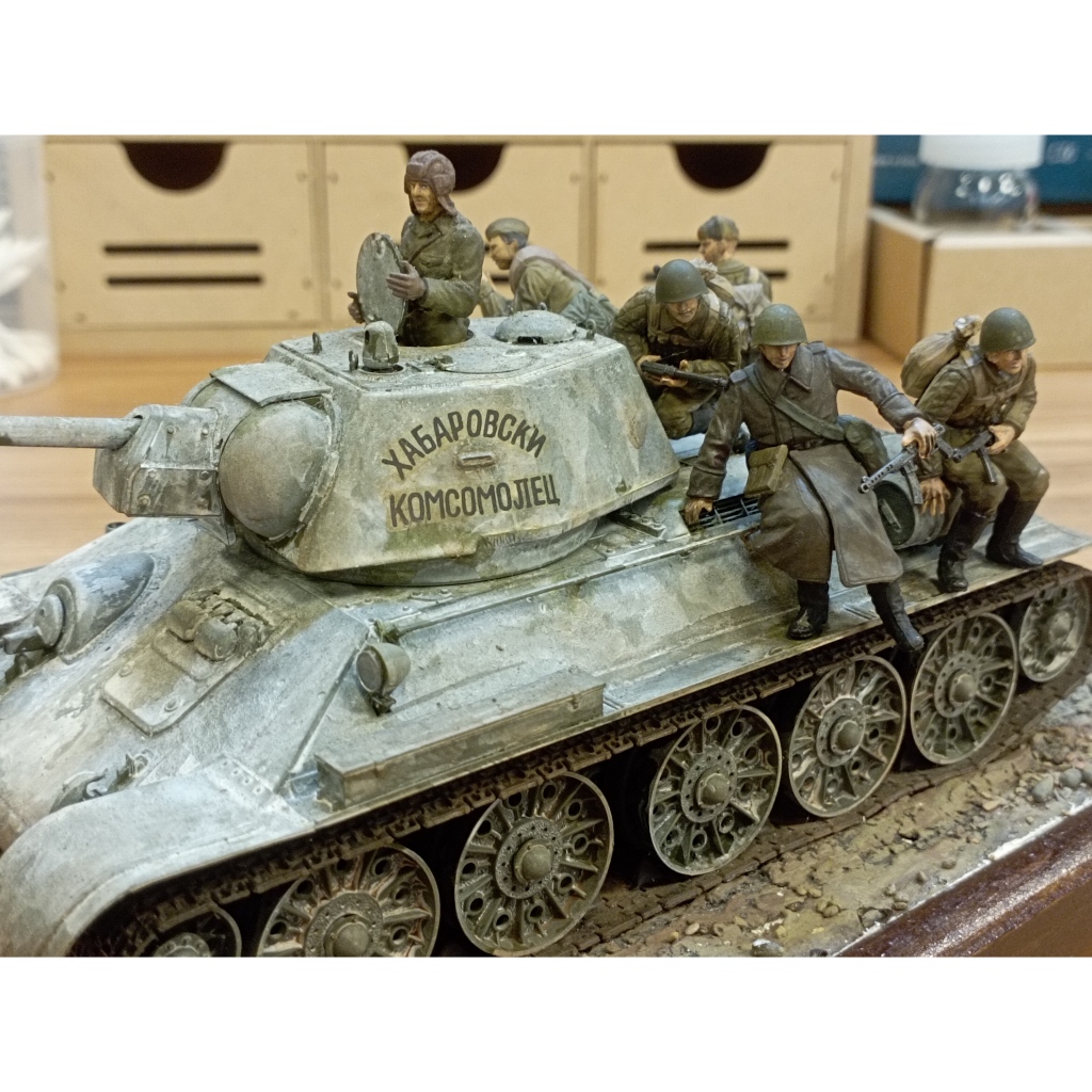 [jchao]進擊的紅軍 軍模完成品 T34/76