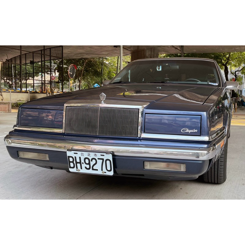 5月限時自售 CHRYSLER NEW YORKER 1988復古轎車 華燈初上背景展示車同款不同色