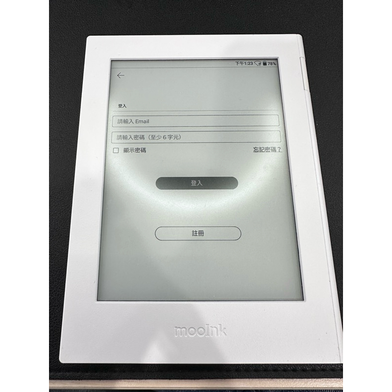 9成新「Readmoo 讀墨」mooInk-S，白色6吋電子書閱讀器