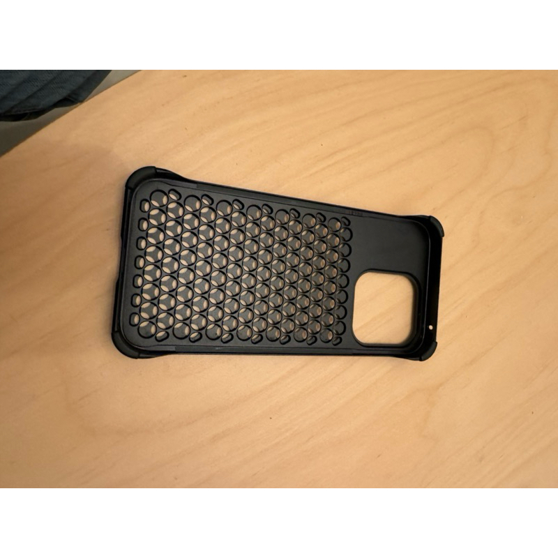IPhone 15 pro 洞洞手機殼 Mac pro同款造型 金屬鏤空 手機殼 現貨
