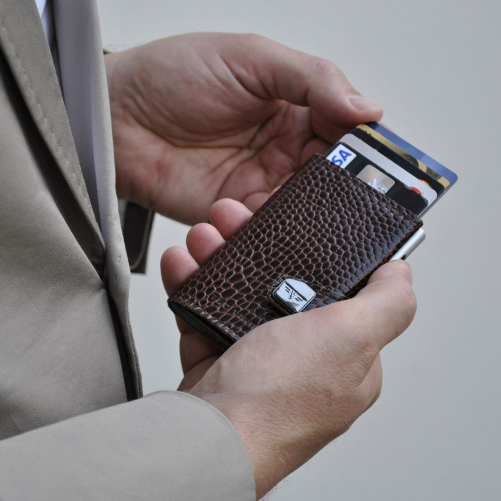 TRU VIRTU 男女通用 多功能防盜RFID錢包 德國製造 真皮 出國必備 出國錢包 美國GSA安全認證 信用卡夾