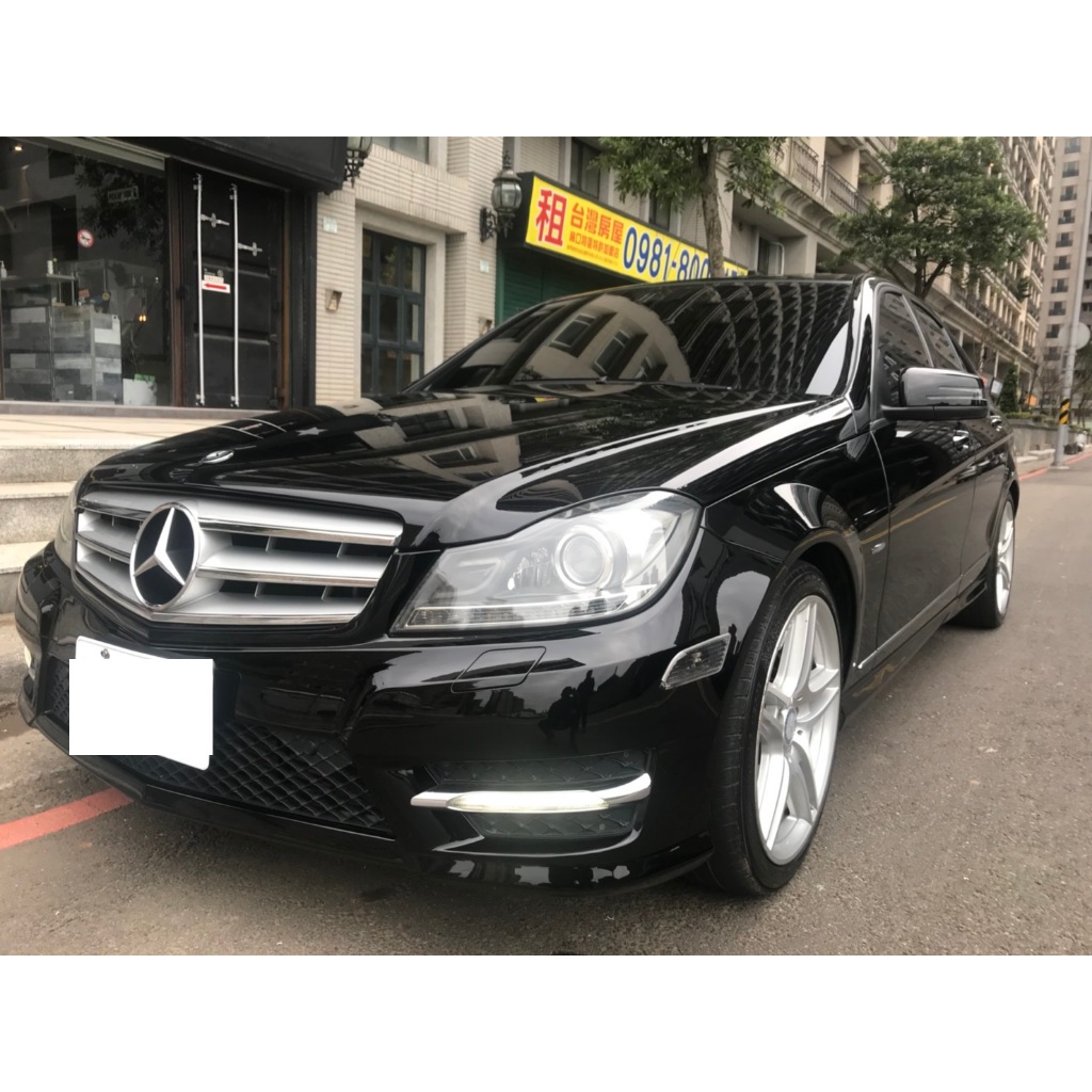 2011 C250 W204 僅跑十萬 大滿配 免鑰匙發動 大螢幕 HK音響LIN