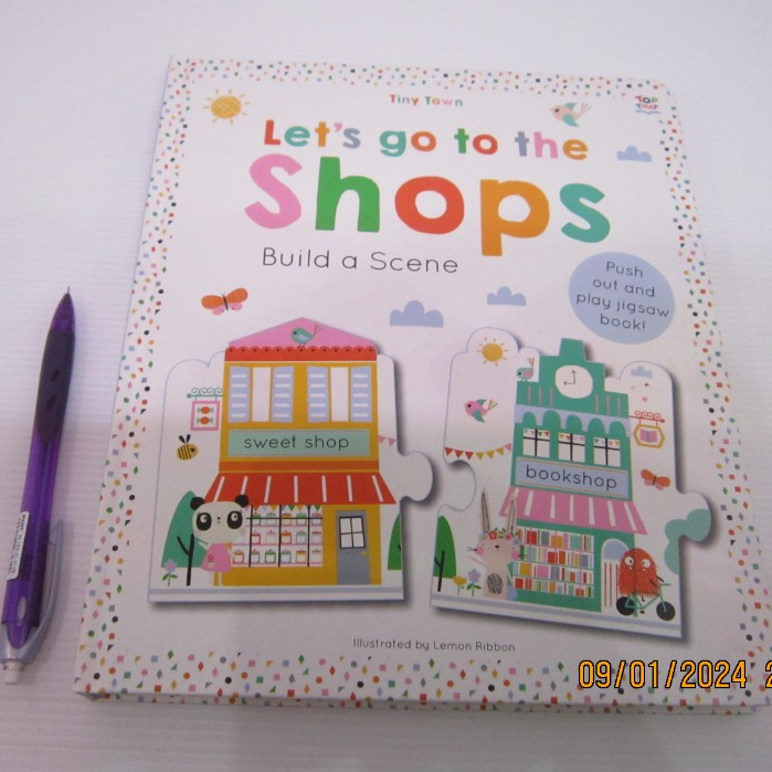 「二手書」Let's Go To The Shops Board book jigsaw storybook 英文繪本