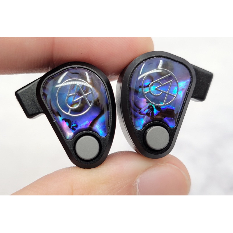 64 Audio Volur 兩圈八鐵混合單元耳機 二手