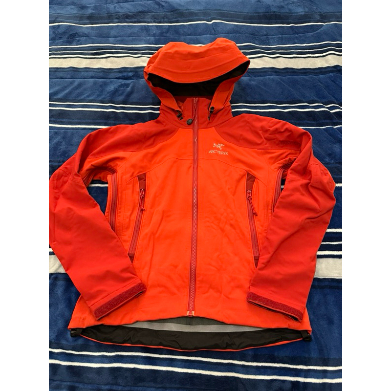 始祖鳥 Arcteryx Venta SV Hoody 連帽軟殼外套 女款 橘紅