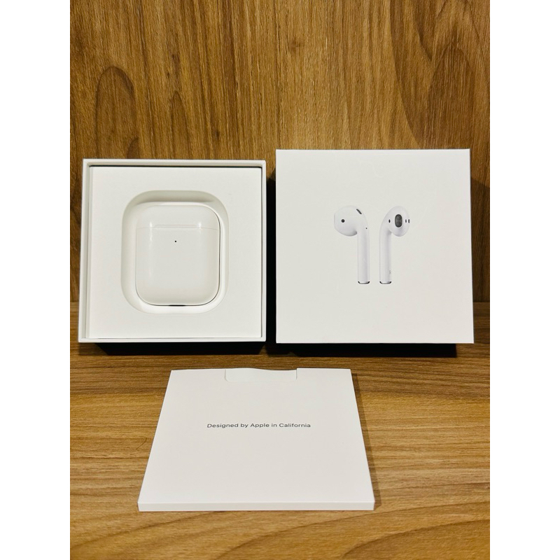二手 少用 乾淨 正貨 女用 Apple 蘋果無線耳機AirPods 搭配充電盒 (第二代) 請先刷卡