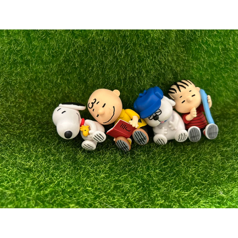 無蛋殼蛋紙史努比倚肩公仔 全4種 扭蛋 轉蛋 SNOOPY 一套 有一點點髒髒