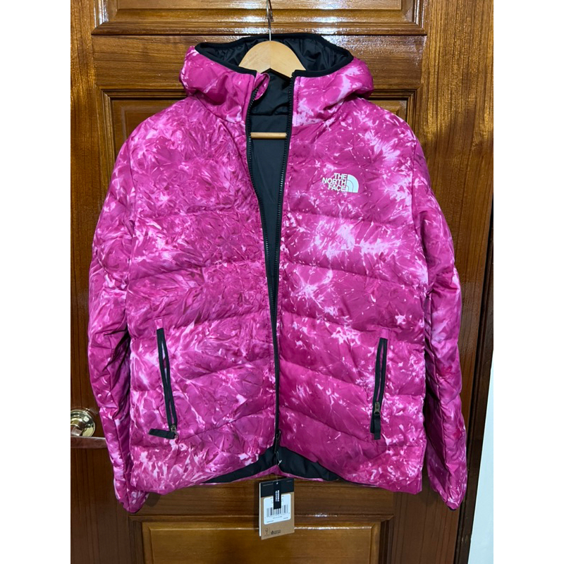 全新北臉現貨The north face600羽絨外套]北臉 TNF 600羽絨充絨量 膠印標 桃紅潑墨渲染 女大童版