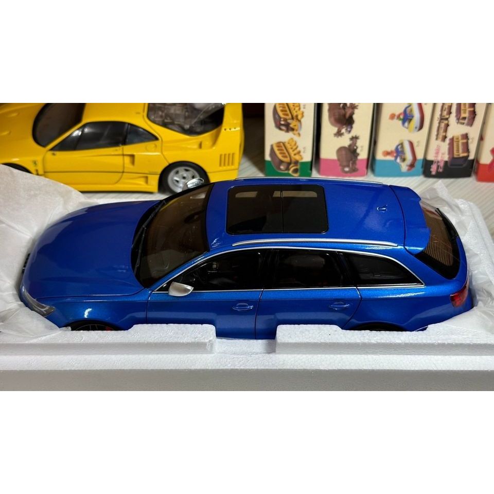 Well Audi RS6 Avant 藍色 附車頂行李箱