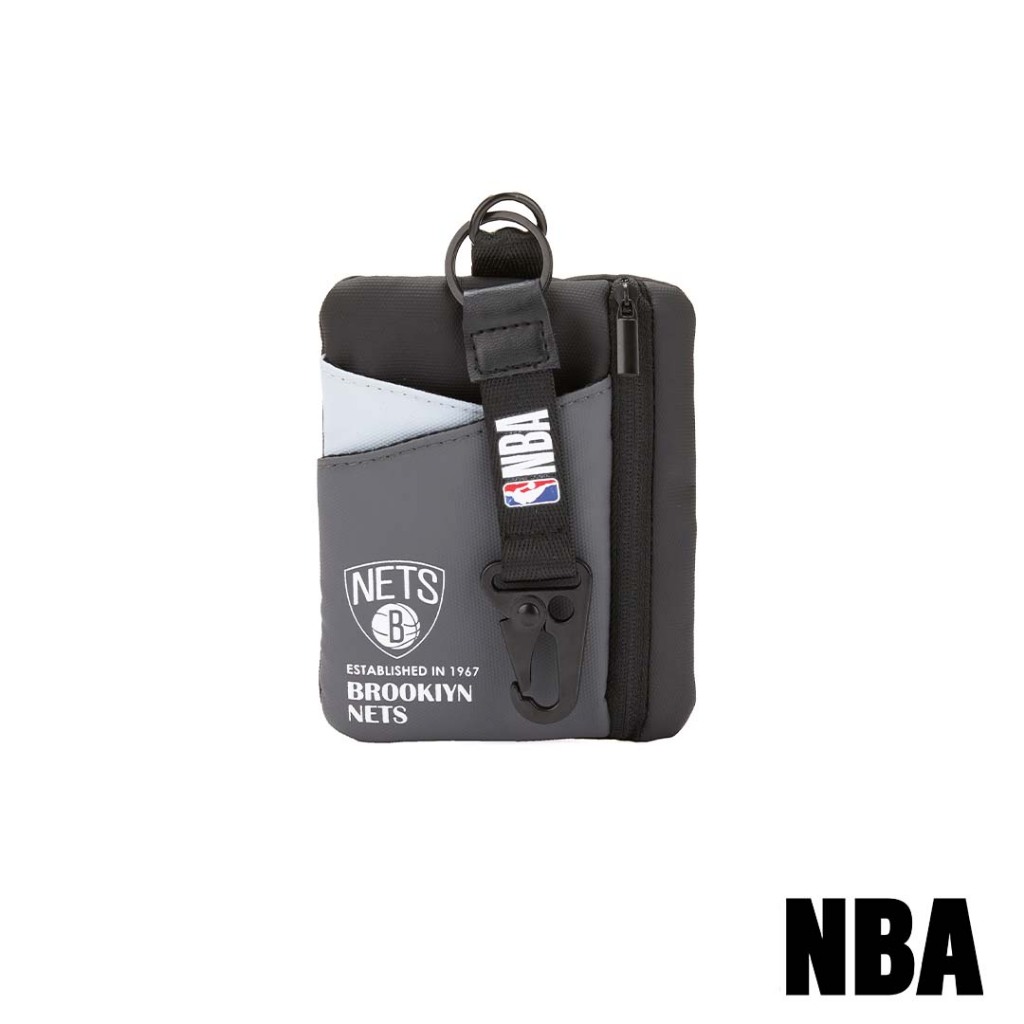 NBA 籃網 吊飾 零錢包【33551780】包包 小包 掛包 隨身包 卡夾 證件套 NETS