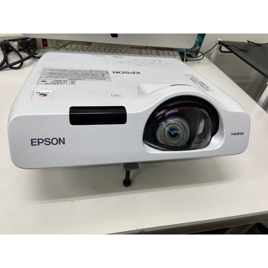 【平價二手】二手Epson EB-530 超短焦投影機 (型號: EB-530) –已使用燈泡 243 小時