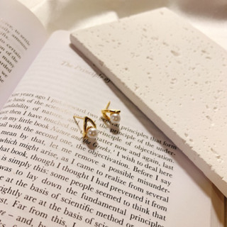 #P.H Jewelry ▍現貨+預購∥ 法式鏤空三角珍珠耳環 S925純銀 韓國 ✨