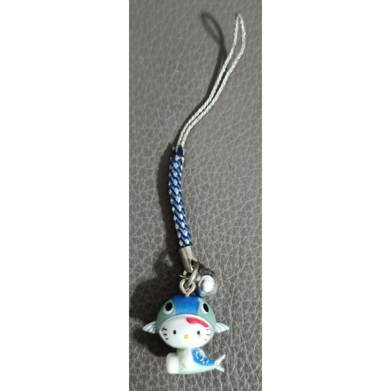 * 瑕疵出清 絕版 限定 日本 大分 三麗鷗 Hello Kitty 凱蒂貓 關鰹 造型 公仔 鈴鐺 吊飾