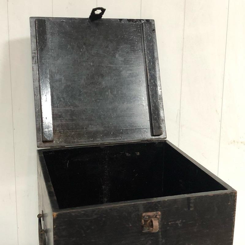 日本老件上掀櫃 古董大木箱 黑色木盒 五金寶盒