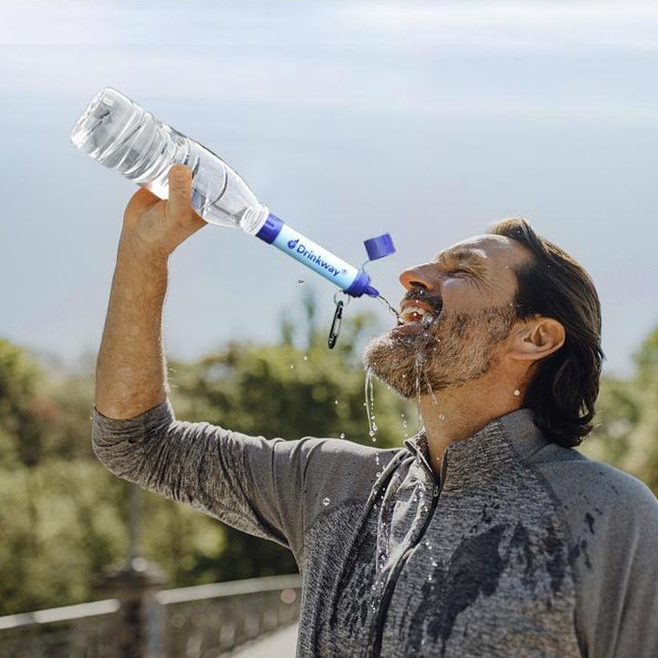 單兵緊急濾水器，戶外直飲登山應急保命應急地震颱風生命吸管野外淨水器單兵便攜式生存登山濾水露營淨水MRE防災軍糧應急乾糧備