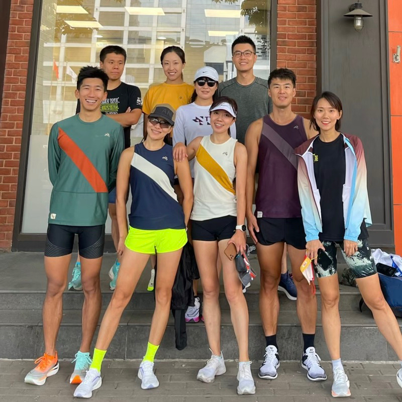 全新）女生tracksmith Van Cortlandt Singlet🐰背心twilight