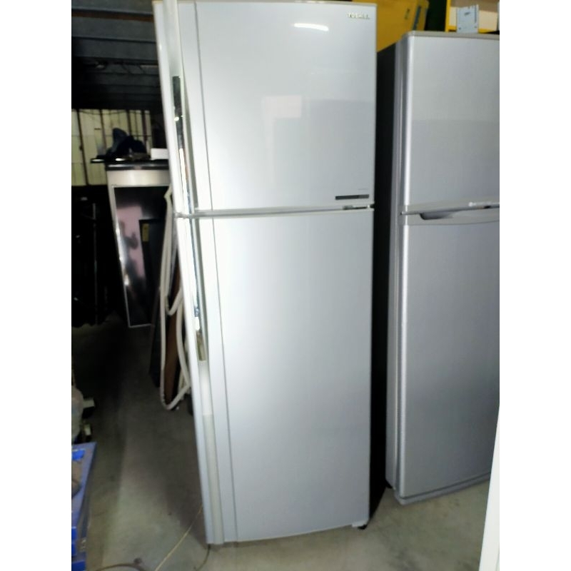 台中市南區德富二手家電--東芝320公升變頻中雙門冰箱（一級節能）--6800元
