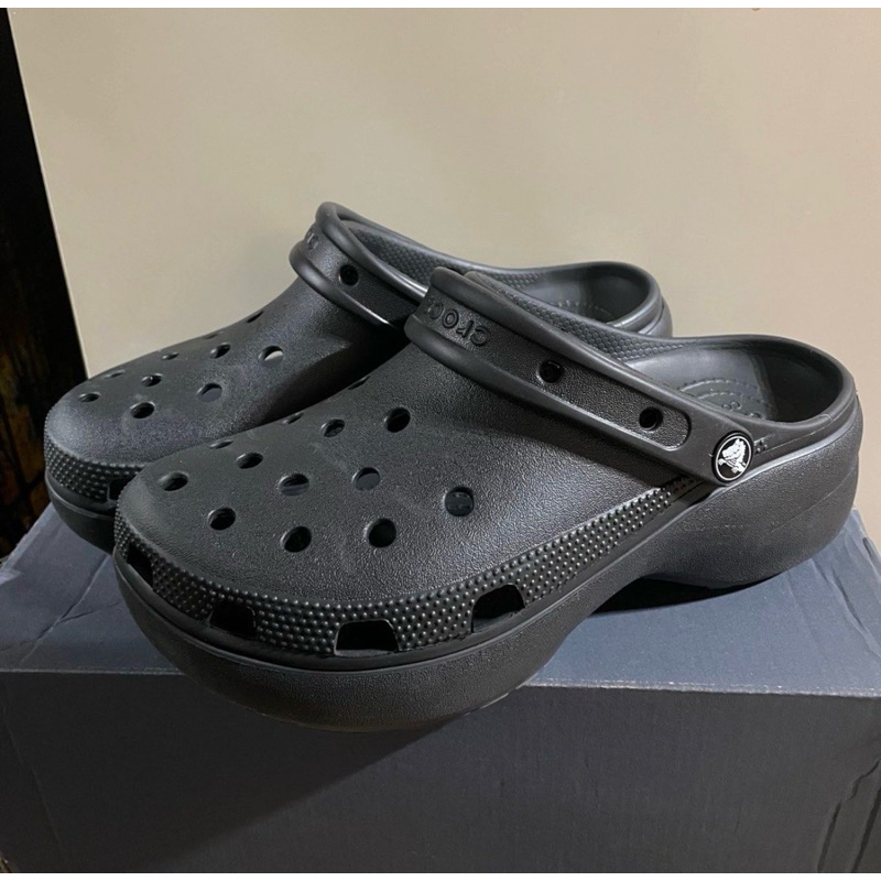 Crocs 厚底雲朵洞洞鞋 黑 尺寸W8(24cm)