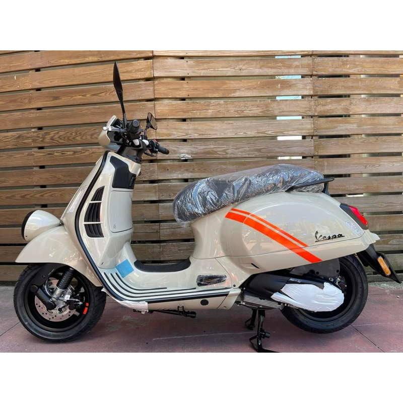 榮立國際 （水貨）2023 Vespa GTV300 液晶面板