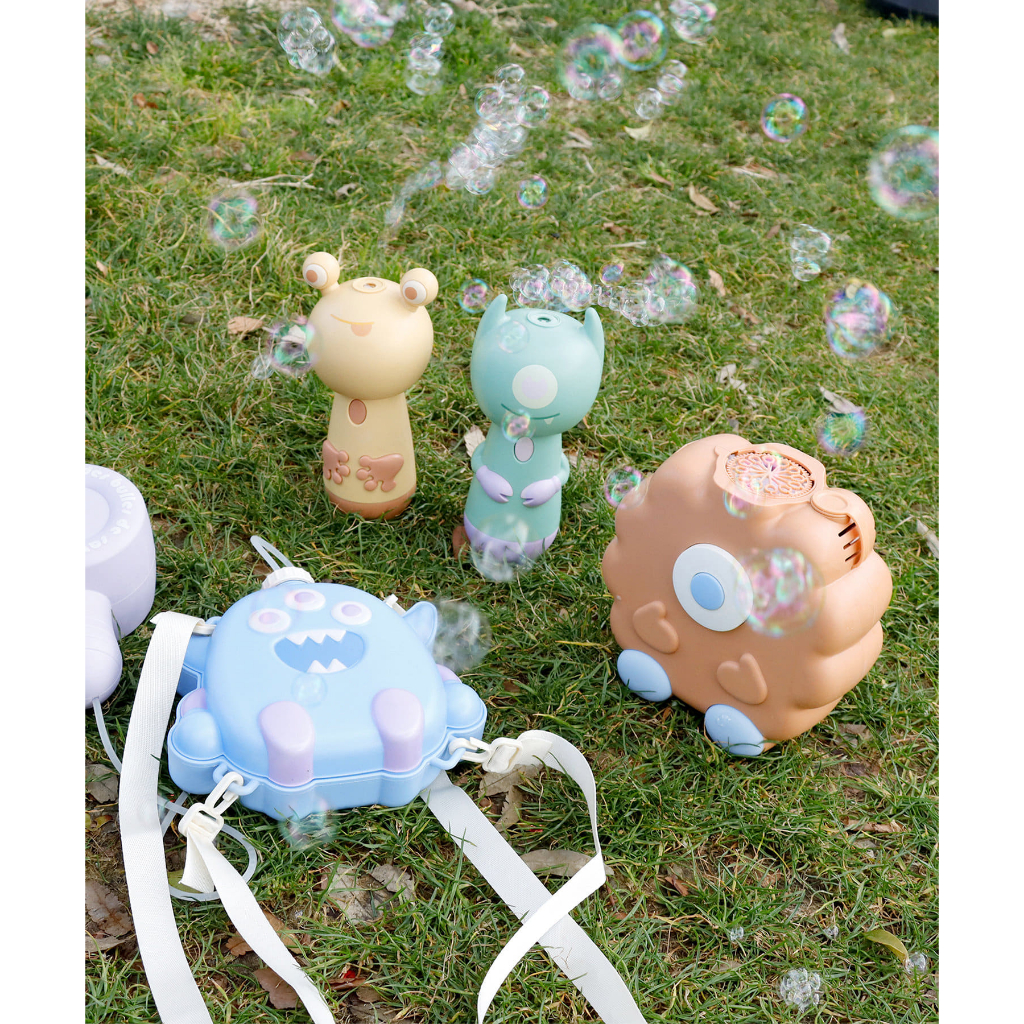 SuKi Momo選物社· *預購* 日本🇯🇵3COINS·2024最新小怪獸泡泡機·玩沙衣·沙灘玩具·戶外玩具·吹泡泡