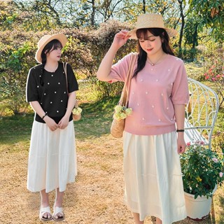 CCGIRL中大尺碼 珍珠小花朵釘珠設計感針織圓領五分袖上衣-共2色-適L～4L《N0194》大尺碼女裝 中大尺碼上衣