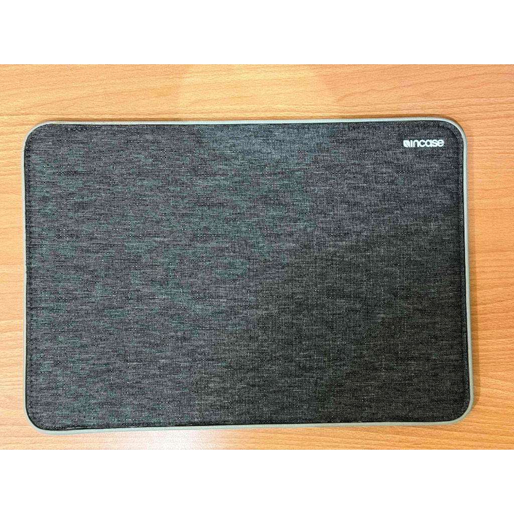 Incase ICON Woolenex MacBook Pro 15 &amp; 16 (2019) 二手極新