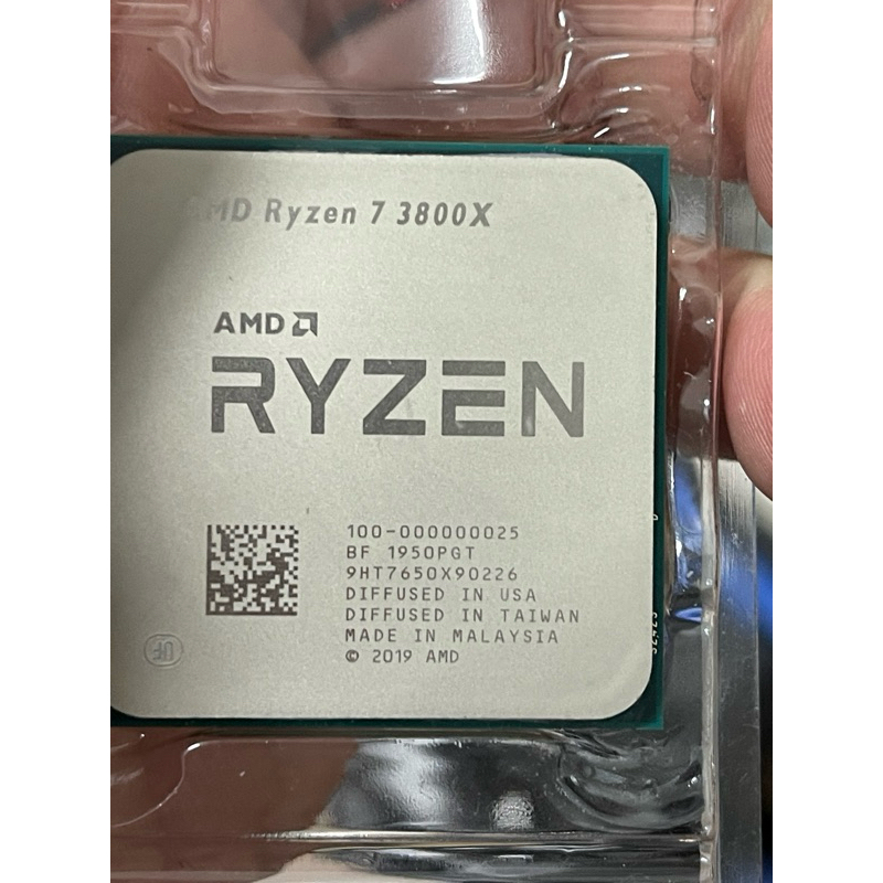 賣AM4腳位AMD RYZEN R7 3800X的8核16緒cpu（R7 3700x、R7 5800x參考）