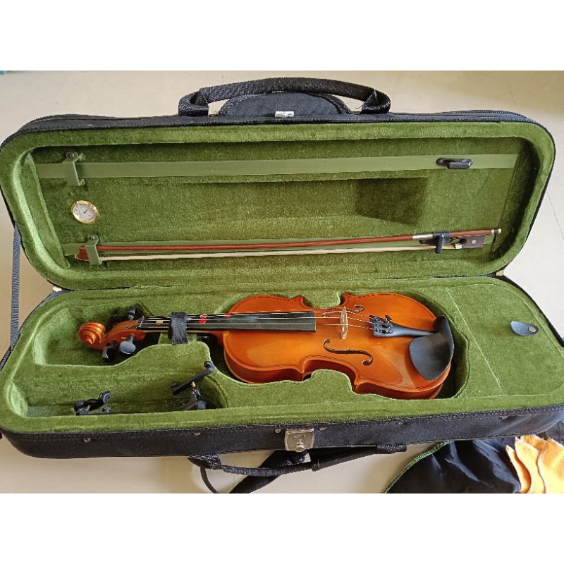 二手1/2小提琴初學者 配的3/4琴盒是約使用半年