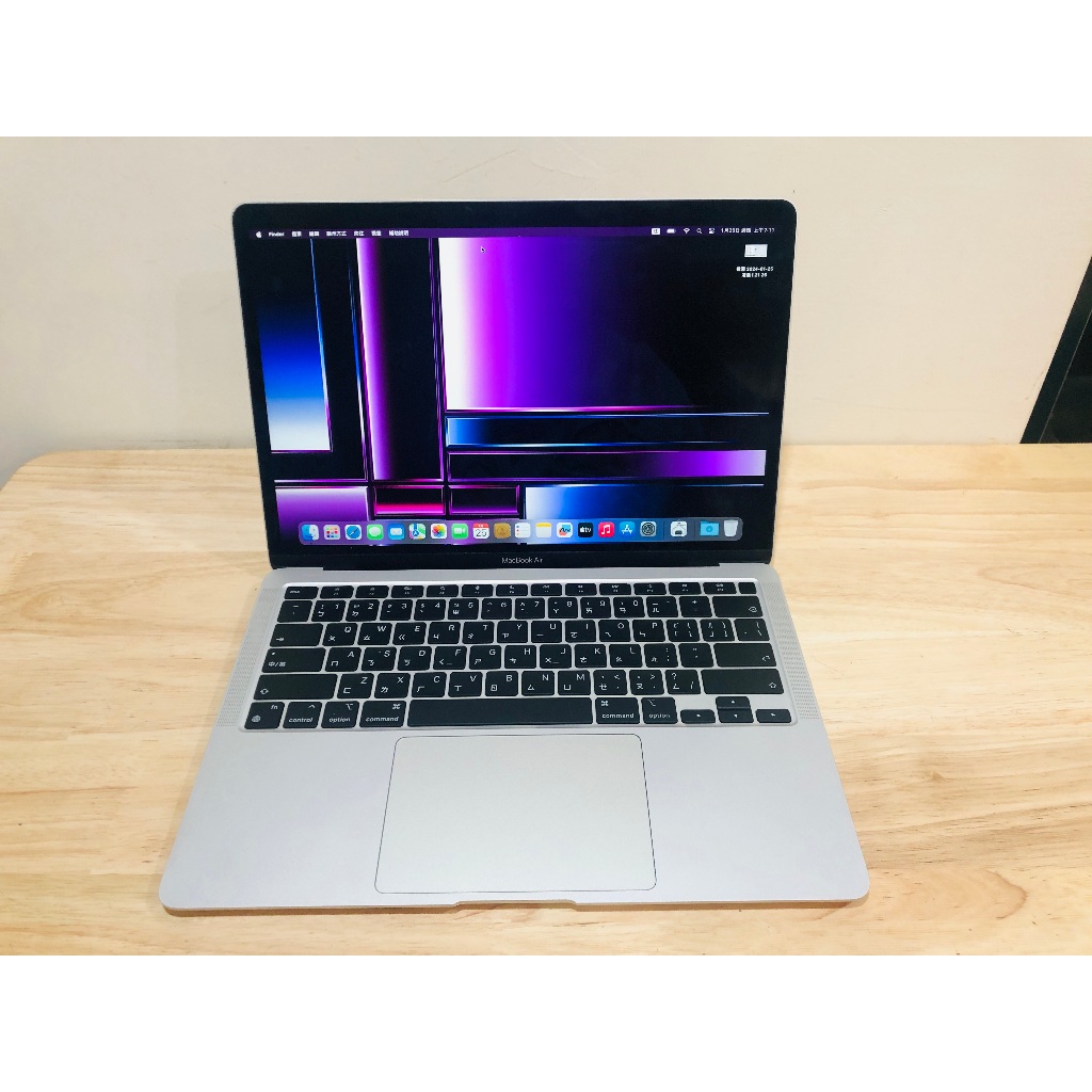 台中 MacBook Air 13吋 M1 16G 256G 銀色 蘋果電腦 138次 沒有盒裝