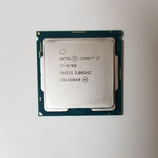 intel Core i7 9700 1151腳位 8核心 CPU 附銅芯散熱風扇 2手良品