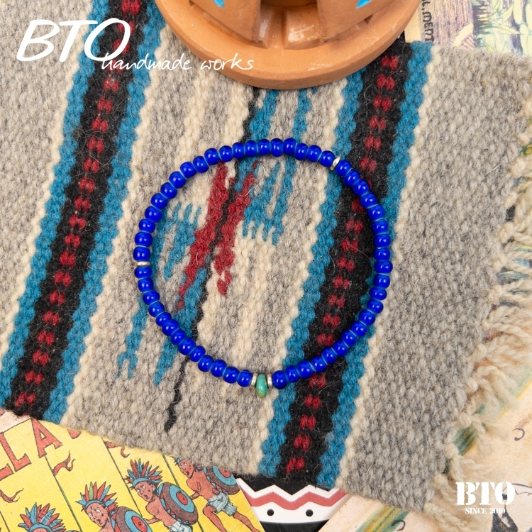 BTO【handmade works】職人手作系列 B47 民族風印地安 松石925純銀片白芯藍貿易珠手環