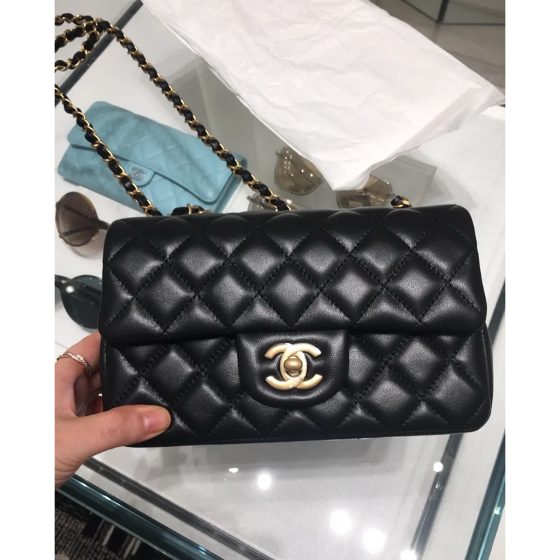 【𝐂𝐚𝐬𝐞𝐬】Chanel｜香奈兒 24S 黑金CF20 Mini 羊皮側背包 斜背包 小香經典包款 精品代購 歐洲代購