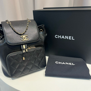 CHANEL 經典雙C logo菱格小牛皮翻蓋束口休閒後背包