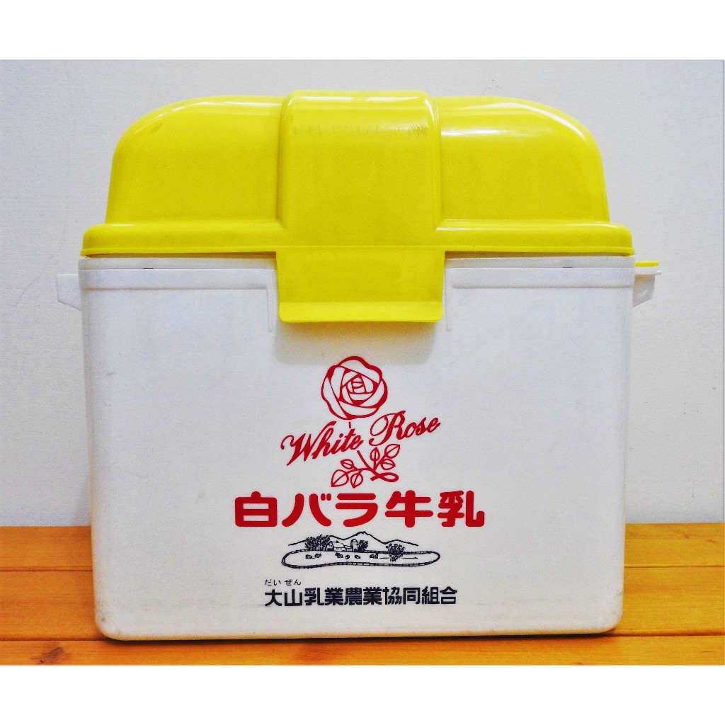 【中古C】日本製🔵白玫瑰牛奶箱🔵牛乳 日式 日文 日語 居家裝飾 佈置 桌上 收納 古董 復古 早期 平成 昭和 信箱