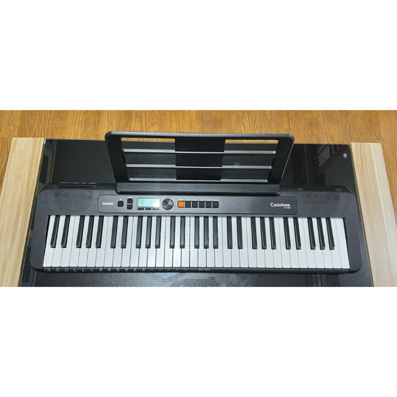 casio ct-s200 61鍵電子琴(原價：4490$）可連接電腦音樂製作軟體使用