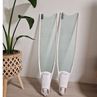 全新Leaderfins 含腳套 長蛙鞋 冰晶白 自潛蛙鞋 自由潛水 玻璃纖維蛙鞋 leaderfins蛙鞋 (可試穿)