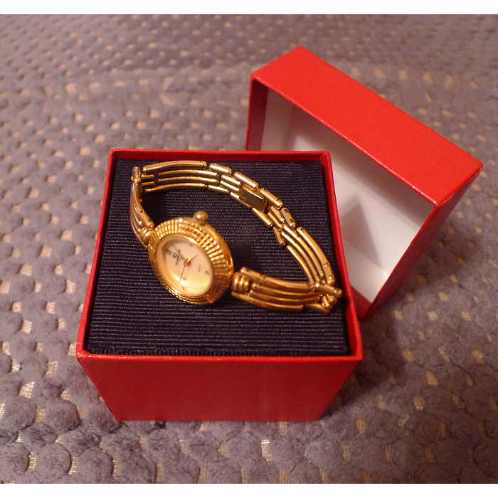 收藏品 巴黎品牌Vintage Raymond Dior復古金色女士手錶鐘錶 古董手錶 鐘錶 飾品 腕錶 附錶鏈裝飾框