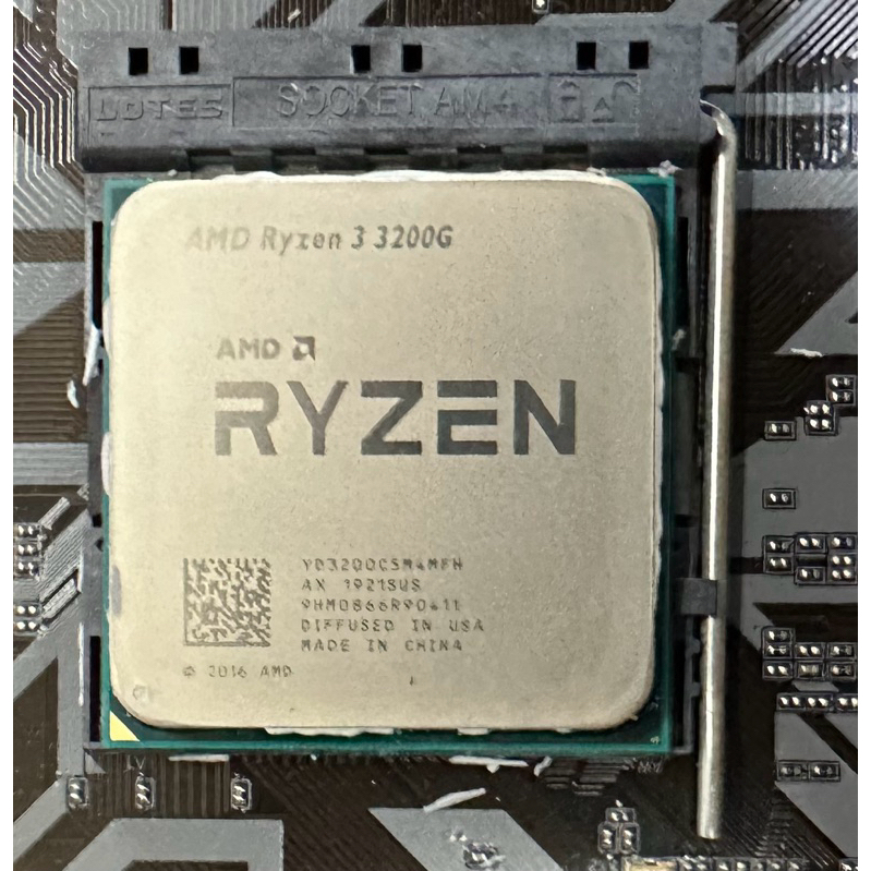 中古 二手 良品CPU AMD R3-3200G 功能正常 可以開機 含原廠風扇