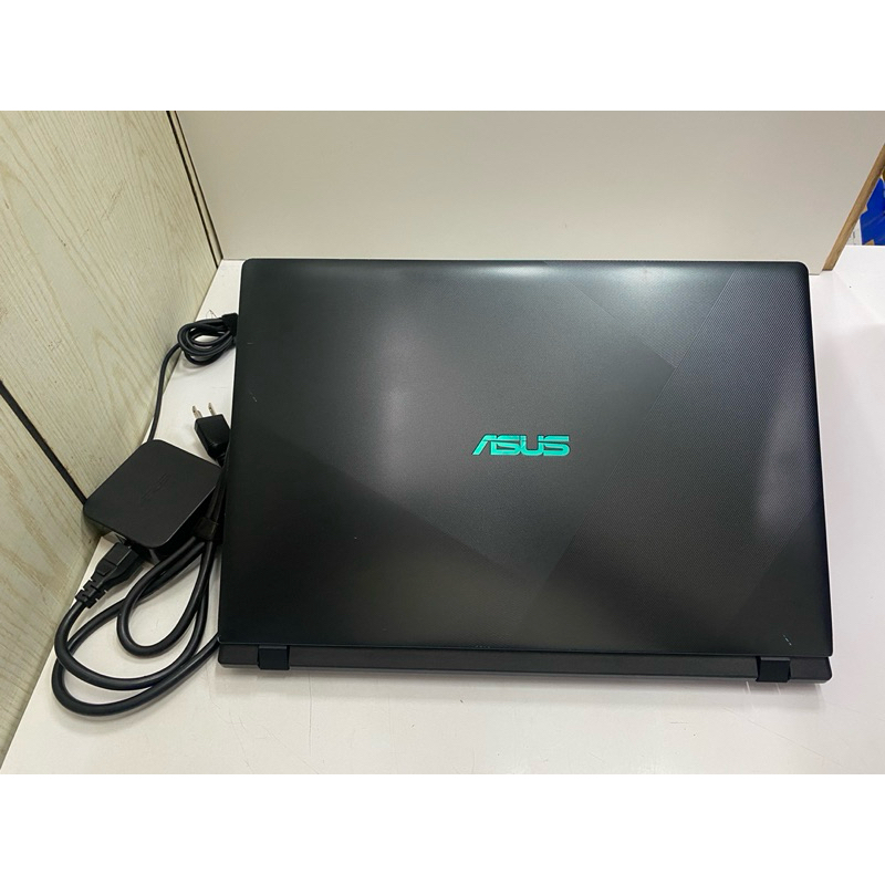 ASUS X560U i7 二手電競筆電