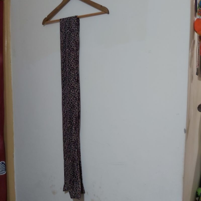 紫色豹紋造型長條圍巾