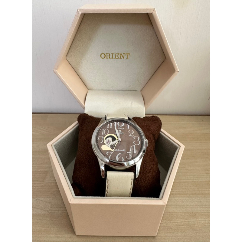 二手 日本東方錶Orient 女錶機械錶咖啡色錶面白色真皮錶帶CDB01SL