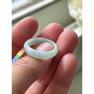 內徑18.1，國際戒圍14，H906，玉到愛，白底飄花翡翠戒指（戒圈），附陸證，無紋內圈有缺！！保證緬甸玉A貨翡翠