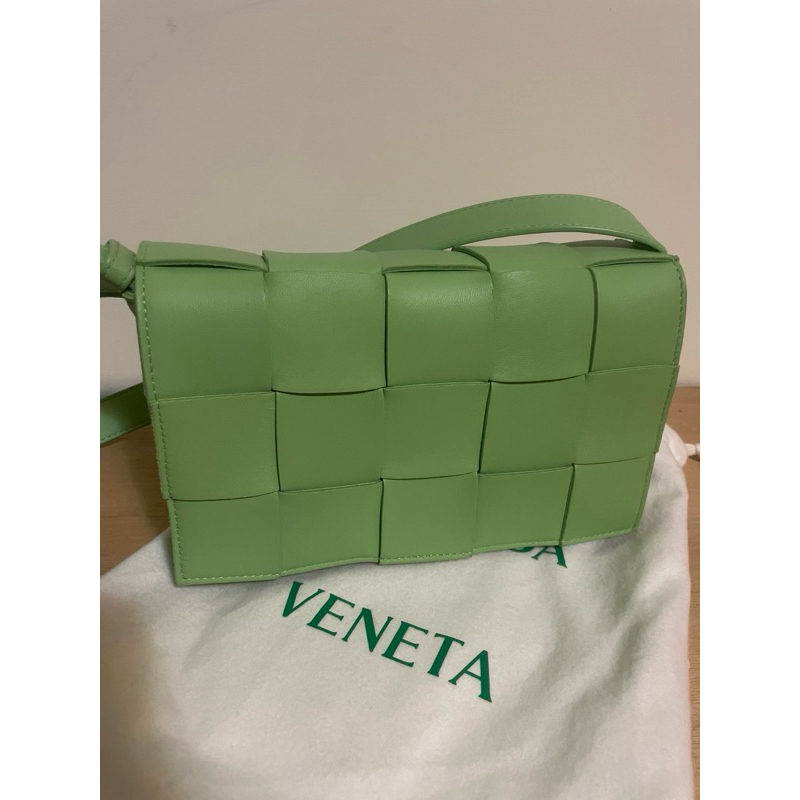 專櫃購入 BOTTEGA VENETA CASSETTE 開心果綠 BV cassette classic 15格