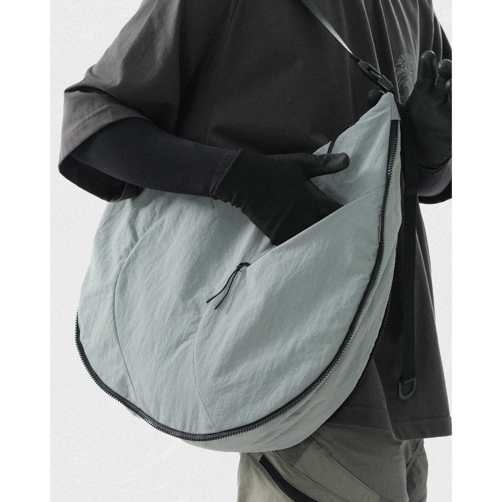 【GSELECT】OCTO GAMBOL C-02-B 包包 側背 拉鍊 可調式 背帶 包 百搭 素色 機能 肩背 配件
