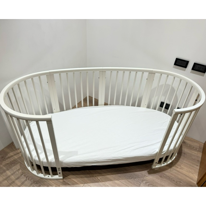 Stokke 成長型 嬰兒床+中床+大床0-5歲組合 三階段套裝 sleepi 白色延伸套組 附中、大床墊 新生兒