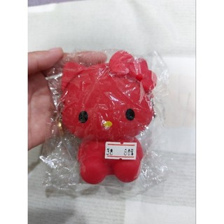 Hello Kitty 坐姿矽膠扣式零錢包。