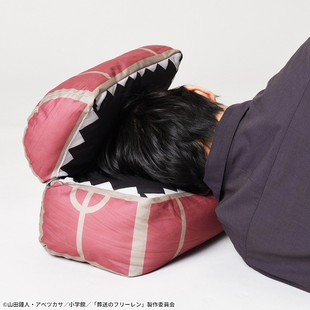 (售完不補貨) SEGA 葬送的芙莉蓮 寶箱怪 巨大抱枕 枕頭 午睡枕 日本景品 (34cm)