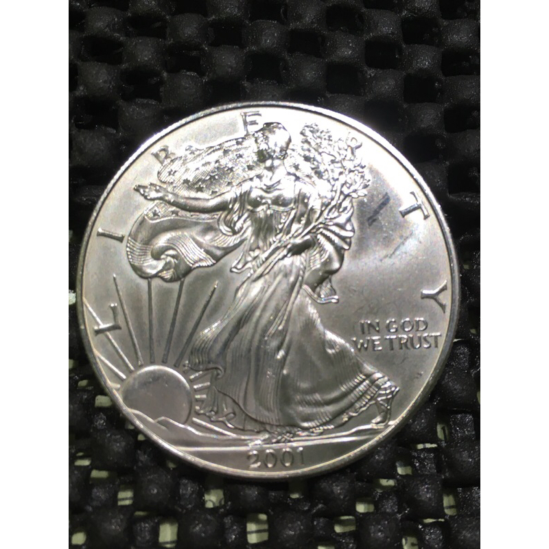 2001年 美國行走女神 鷹揚1元銀幣，未流通、新幣。